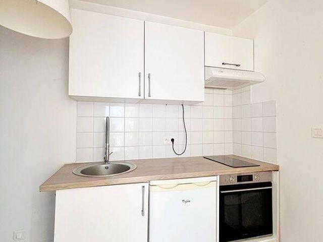 Paris 17e – Métro Brochant F2 Meublé, 1 chambre
