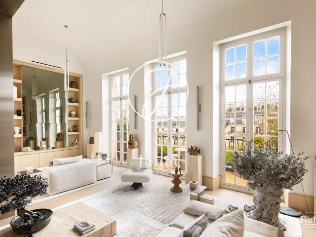 Paris 17e PEREIRE Penthouse 8 pièces 227,07m² Carrez. 227m² Paris 17ème