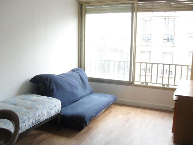 paris 17e rue des acacias studio de 28.34 m² loué meublé