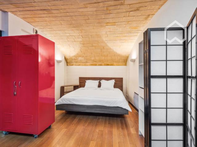 Paris 17th, 80 m² architect designed loft with private garden, Paris Amsterdam Apartments for Rent