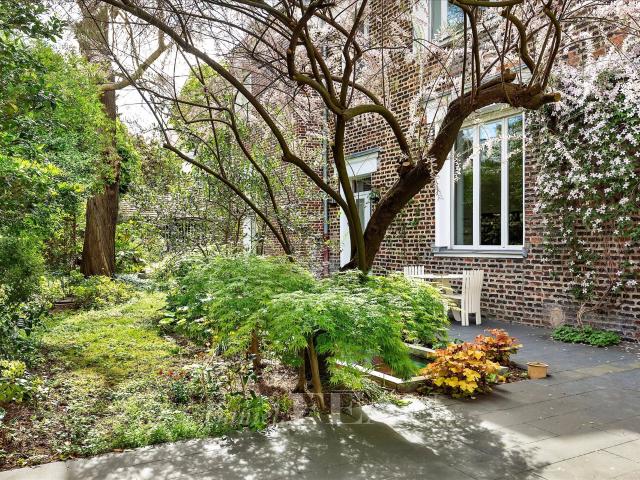Paris 14e Alésia, maison avec jardin et atelier. 308m² Paris 14ème