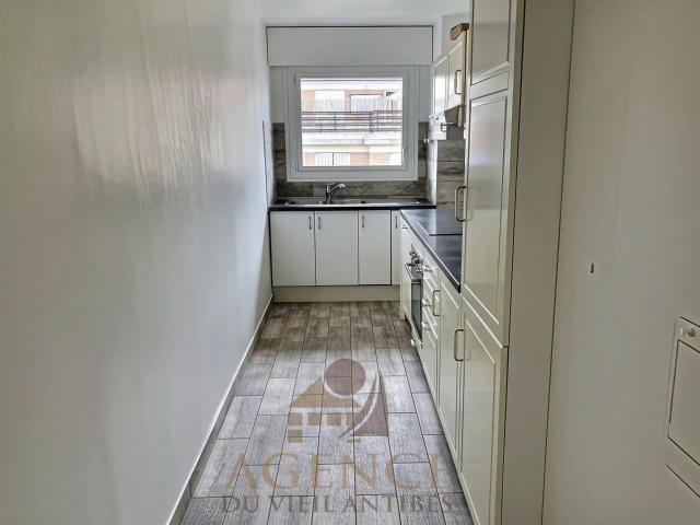PARIS 14ème – À deux pas du Parc Montsouris – 3 pièces de 79. 79m² Paris 14ème
