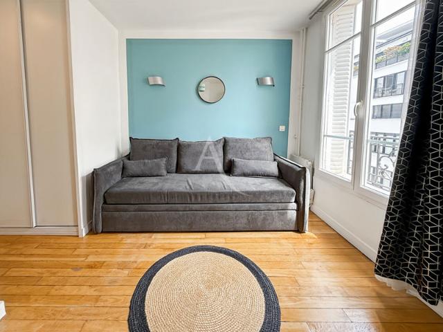 Paris 14ème / Rue de la Tombe Issoire | Studio lumineux au 5 eme étage
