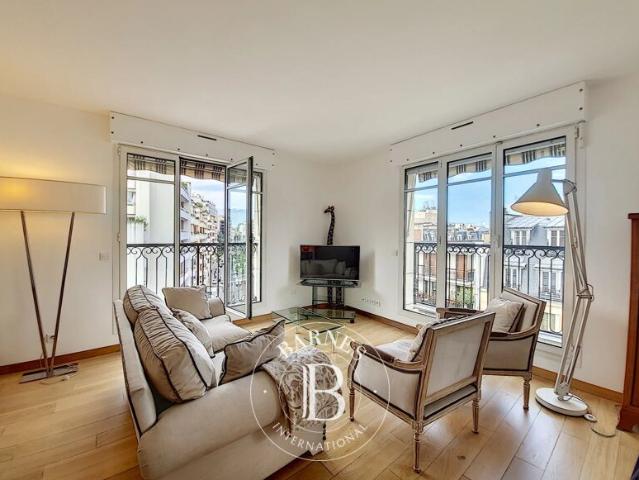 Paris 15ème, Appartement 3 Chambres 107 m² en location
