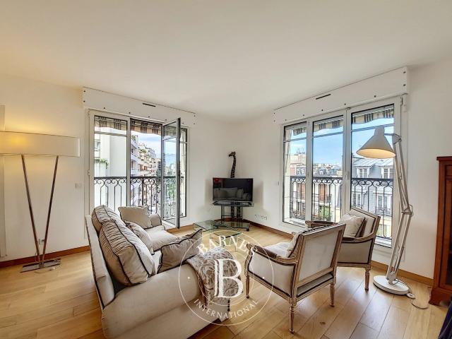 Paris 15ème, Appartement 3 Chambres 107 m² en location