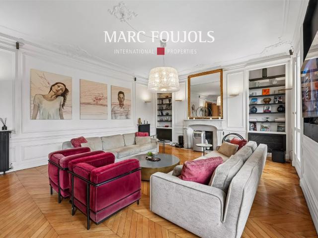 Paris 16/8 Pont de l'Alma: appartement avec vue dégagée et. 155m² Paris 16ème