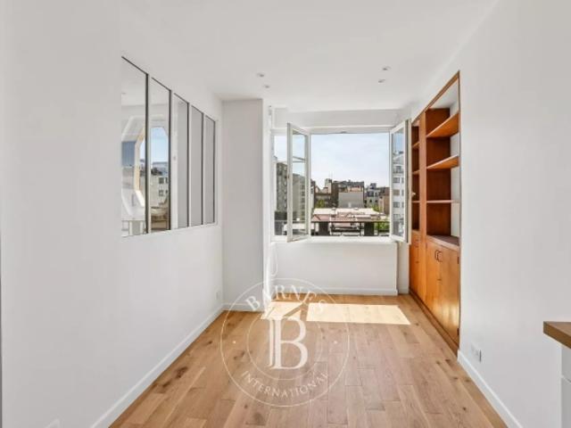 Paris 16 Auteuil Sud Etage élevé Rénové Lumineux