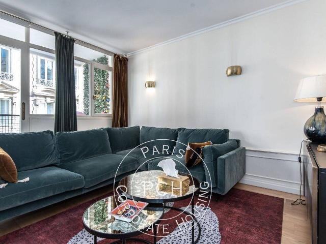 Paris 16e, 3 pièces meublé rénové