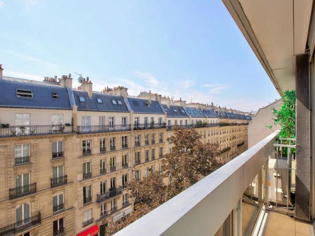 Paris 16e RUE DES SABLONS / MEXICO Studio 33,73m² Carrez Coin nuit Balcon