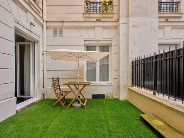 Paris 16e TROCADÉRO / LUBECK Appartement à vendre 2 pièces 40,41m² Carrez 1 chambre Terrasse 14,16m² Sud Est