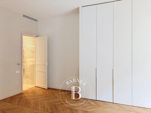 Paris 16ème, Appartement 4 Chambres 243 m² en location