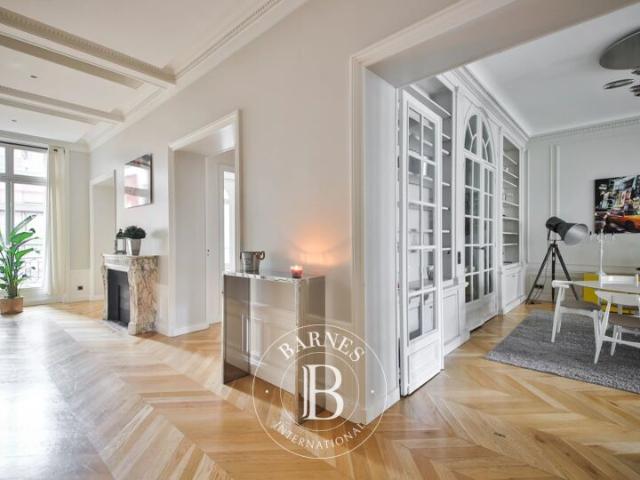 Paris 16ème, Appartement 4 Chambres 242 m² en location