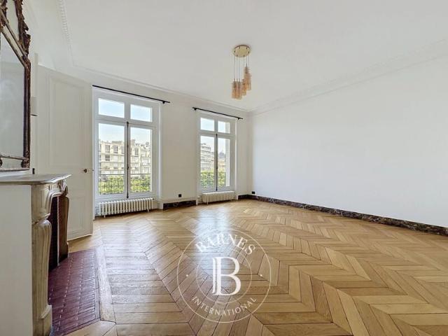 Paris 16ème, Appartement 5 Chambres 220 m² en location