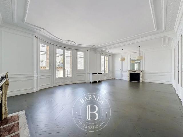 Paris 16ème, Appartement 5 Chambres 231 m² en location