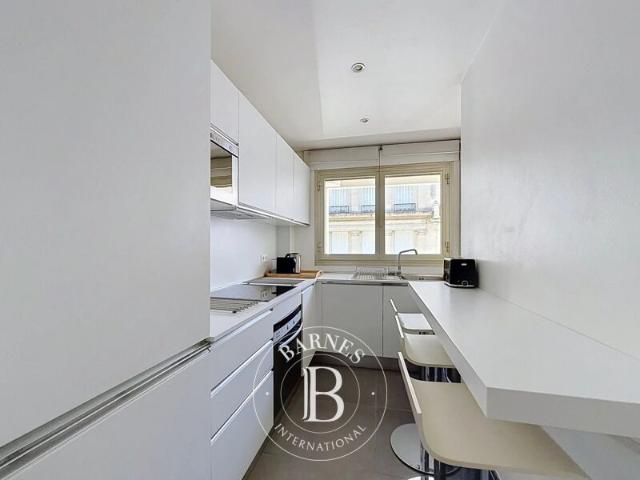 Paris 16ème, Appartement 2 Chambres 64 m² en location