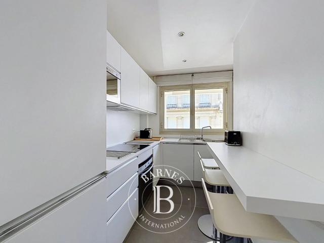 Paris 16ème, Appartement 2 Chambres 64 m² en location