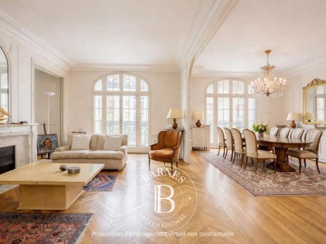 Paris 16ème, Appartement 3 Chambres 141 m² en location