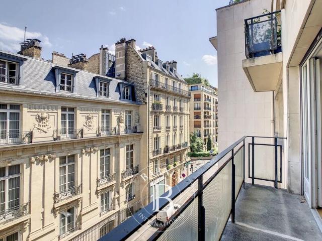 Paris 16ème, Appartement 3 Chambres 127 m² en location