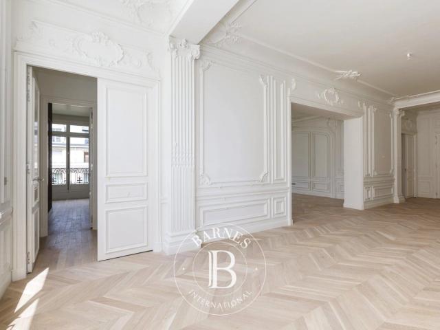 Paris 16ème, Appartement 3 Chambres 206 m² en location