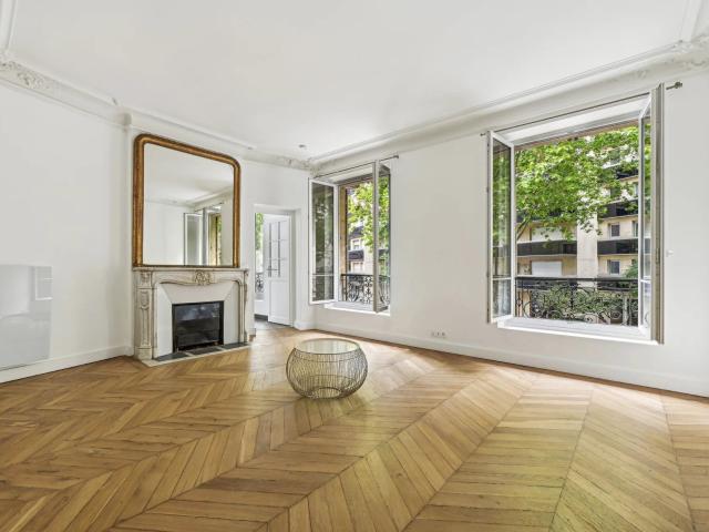 PARIS 16ÈME AU CŒUR DU VILLAGE D'AUTEUIL 93m² Paris 16Ème
