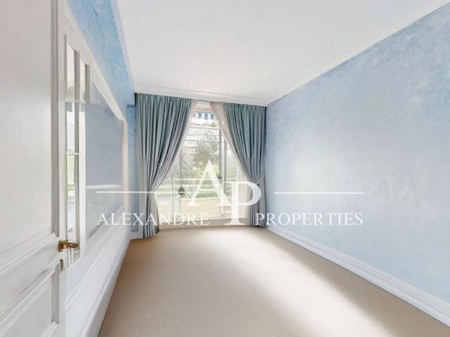 Paris 16eme Jasmin Appartement familial 3 chambres balcons