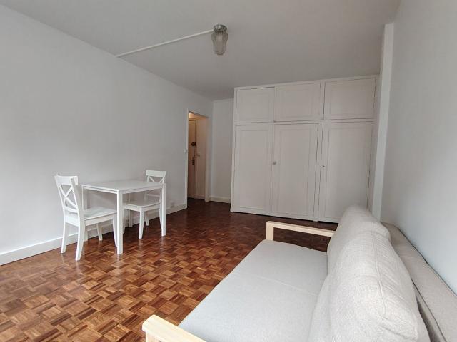 Paris 16ème Studio avec coin nuit 3564 m2