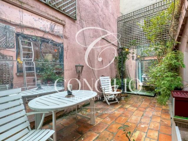 Paris 18e – Maison de caractère avec extérieur – 191,80 m² Carrez
