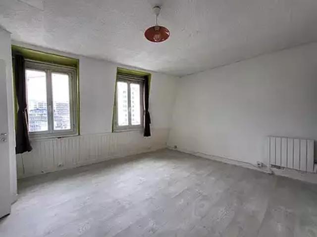 Paris 18ème 75018 Achat / Vente appartement 3 pièces t3 au dernier étage