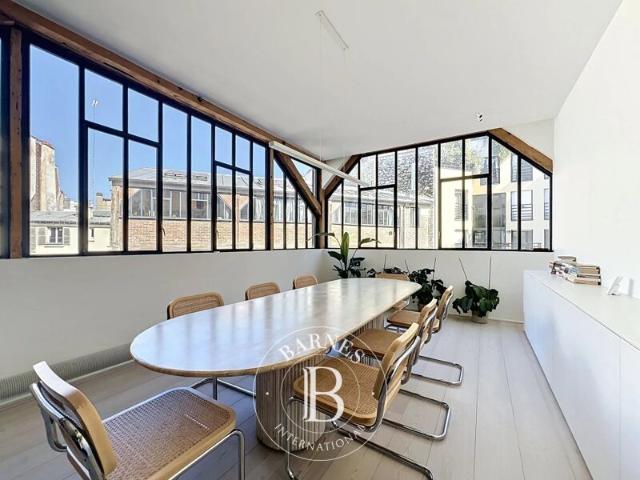Paris 18ème, Appartement 2 Chambres 123 m² en location