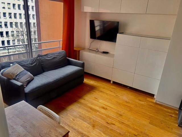 PARIS 19ᵉ – ENTRE METRO OURCQ ET PORTE DE PANTIN STUDIO LUMINE