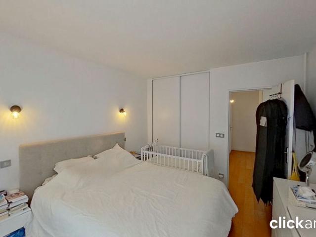 Paris 19ᵉ – Superbe 2 pièces meublé de 52 m² avec loggia, parking, cave et vue dégagée