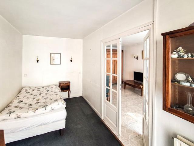 PARIS 19e 3 pièces de 64 m² Fort potentiel Métro à 2 min