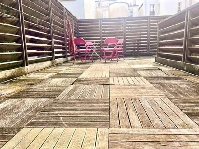 PARIS 19E BUTES CHAUMONT MAISON FAMILIALE AVEC JARDINS ET TERRASSES: 6 CHAMBRES