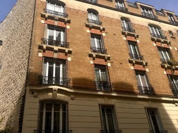 PARIS 19E BUTTES DE CHAUMONT 3 PIECES TRAVERSANT A RENOVER