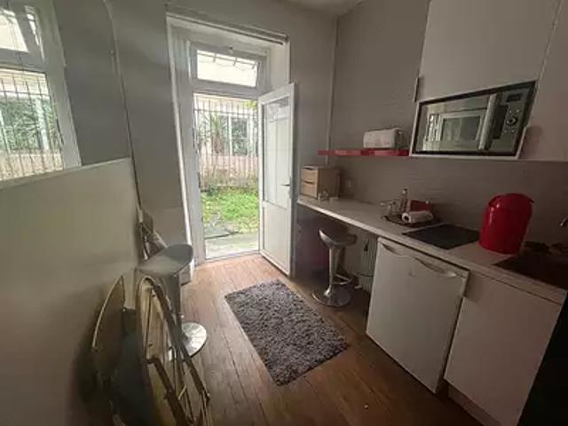 Paris 19ème 75019 Location appartement 1 pièce t1 au dernier étage