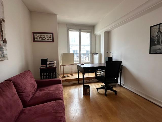 Paris 1er Rivoli 4 pièce s 107.5 m2, 5 ème avec asc. superbe, vue 1580000€ FAI