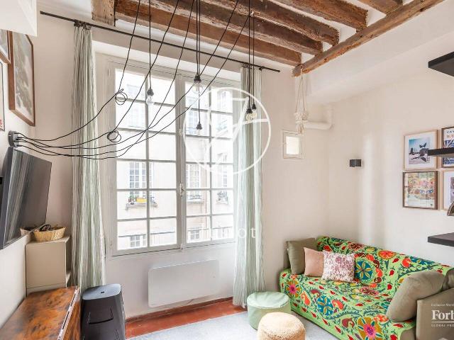 Paris 3e RUE CHAPON / ARTS ET MÉTIERS Appartement à louer