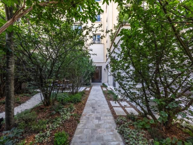 Paris VIe Propriété d'exception avec jardin