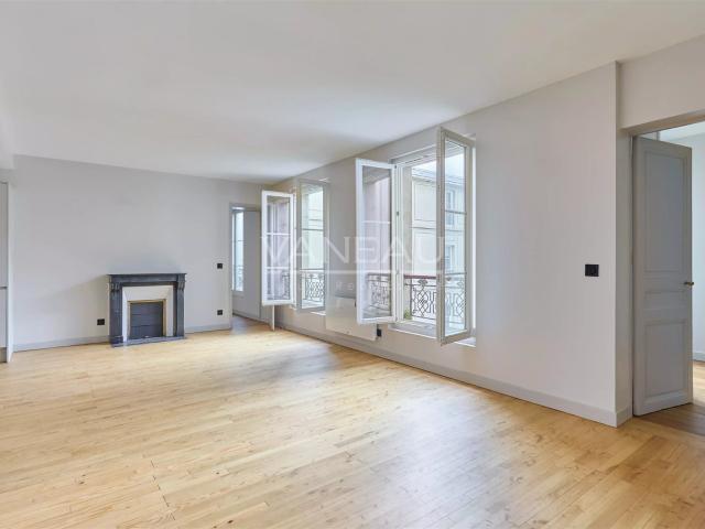 Paris VIIe Esplanade des Invalides Appartement familial. 75m² Paris 7ème
