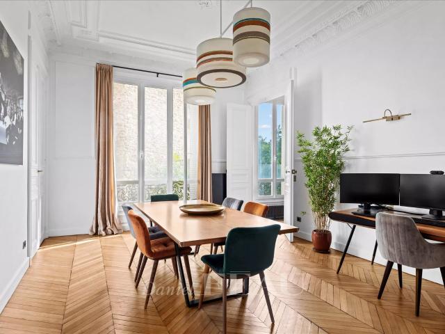 Paris VIIIe Faubourg Saint Honoré 2e étage 170 m² 3. 169m² Paris 8ème