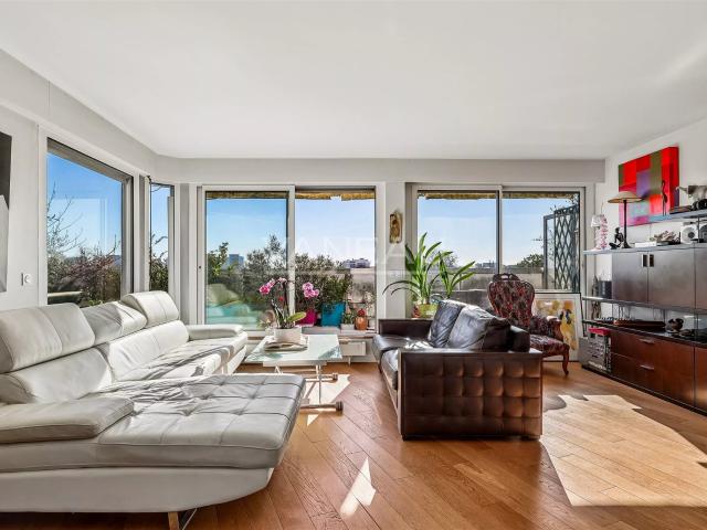 Paris XIVe: Parc Montsouris: Duplex au dernier étage avec. 135m² Paris 14ème