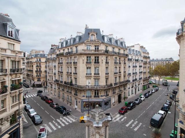 Paris XV Place de Breteuil