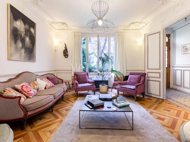 Paris XVe Demeure Familiale 291²m² Carrez 370 m² au sol. 290m² Paris 15ème