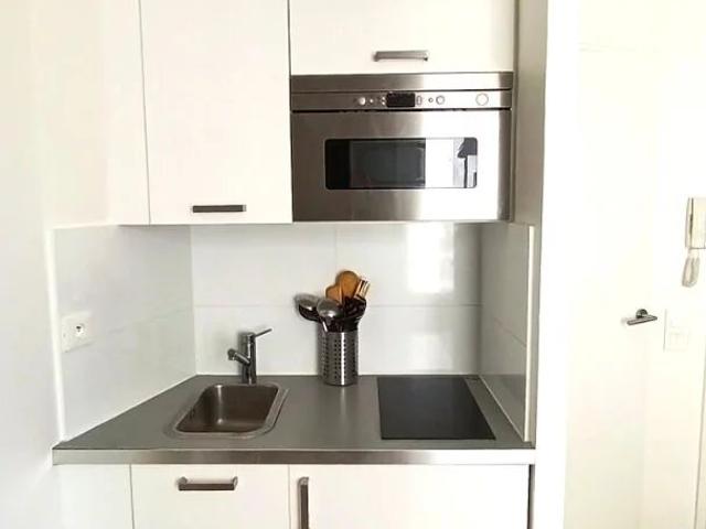 PARIS XVème, quartier Saint Lambert, studette de 12,50m²