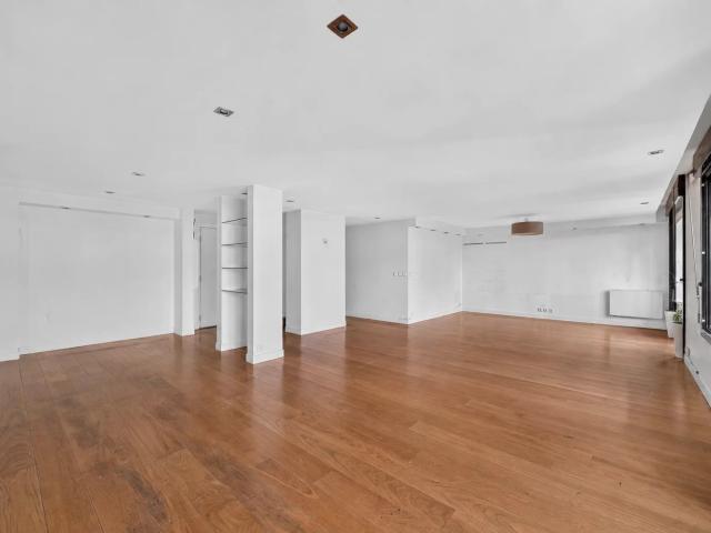 Paris Xvi. Auteuil Sud. Appartement Familial Traversant Avec. 134m² Paris 16Ème