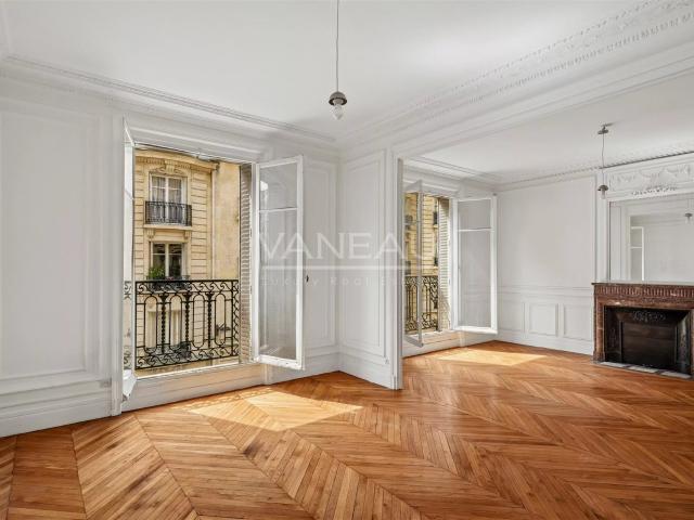Paris XVIe Auteuil sud Bel ancien cinq pièces traversa. 107m² Paris 16ème