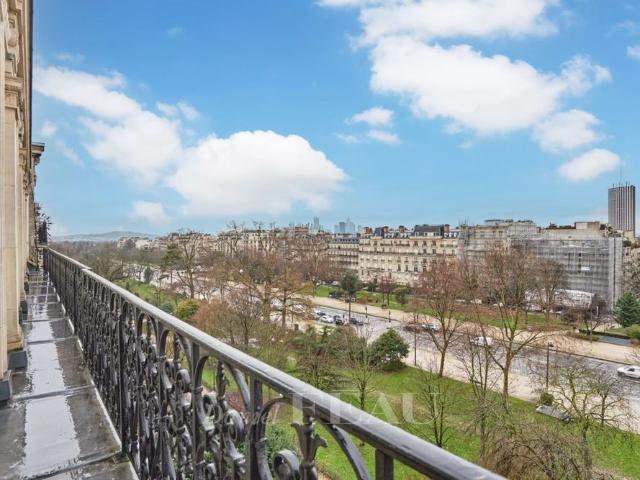 Paris XVIe Avenue Foch