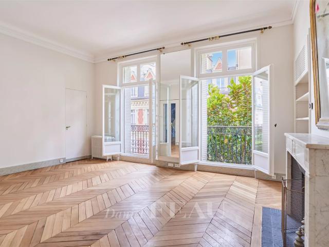 Paris XVIe Hôtel particulier 598m² Paris 16ème