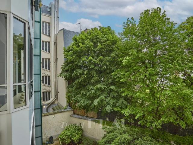 Paris XVIe La Muette, rue de la Tour