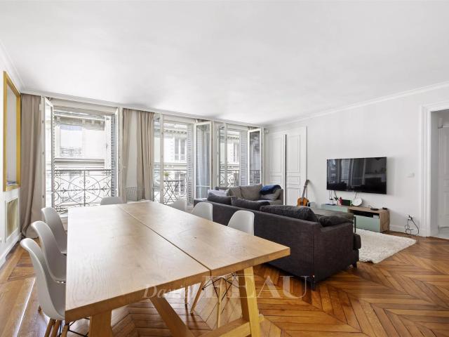 Paris XVIe – Proche place des États Unis – Appartement avec. 137m² Paris 16ème